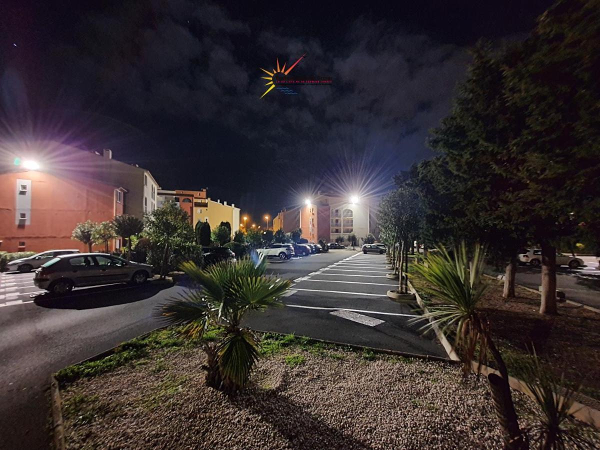 Studio 16 Le Cap D'Agde Avec Parking Prive Proche Du Centre Екстериор снимка